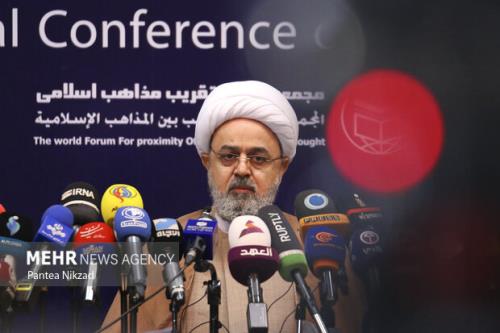 هر زبانی در درون جهان اسلام، لب به تکفیر بگشاید، ابزار استکبار است