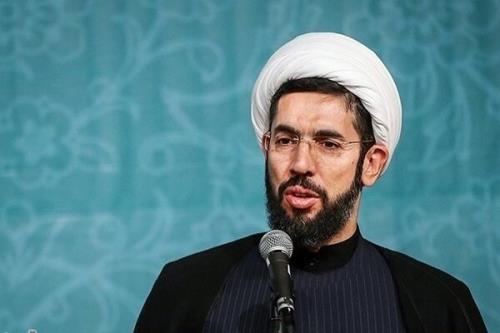 اهل قرآن آموزه های کلام وحی را در خویش متجلی کنند
