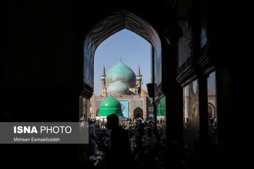 قرائت دعای پرفیض عرفه در حرم مطهر رضوی