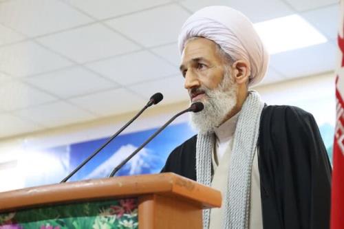 ترویج نمازخوانی در میان دانش آموزان با کاغذ بازی های اداری امکان پذیر نیست