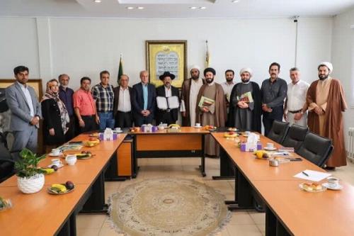 تعدادی از روحانیون حوزه علمیه تهران با انجمن کلیمیان دیدار کردند