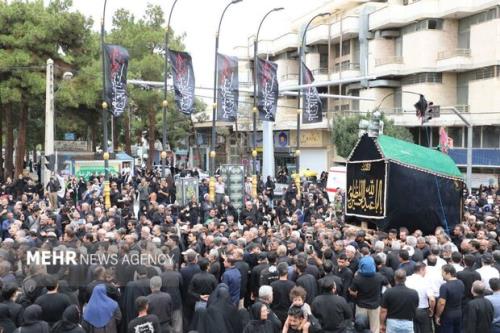 دامغان در یازدهم محرم سوگواران به استقبال اسرای کربلا رفتند