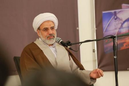 اثر هنری حقیقی باید دركنار زیبایی ظاهری بدنبال هدایت انسان باشد